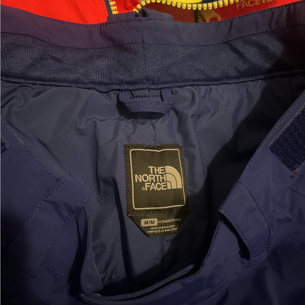 northface ski jacket and snow pants - Picture 4 of 7